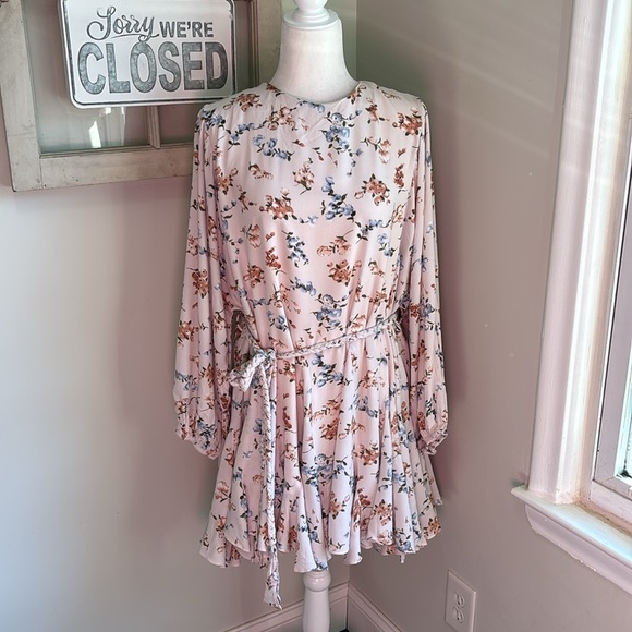 Baltic Born Galia Mini Dress in Beige Blue Green Floral NWT - Picture 6 of 16